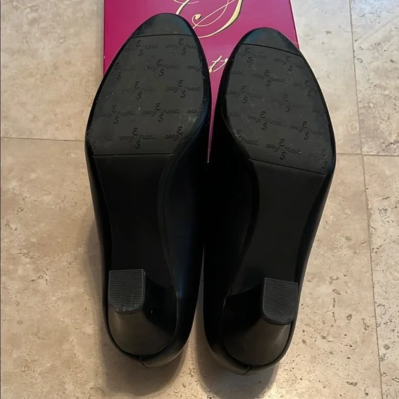 Easy Street Black pumps - Picture 3 of 4